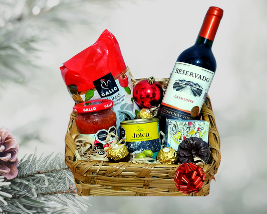 Canasta Navideña con Vino Tinto Chileno pasta salsa de tomate aceitunas y lata de angulas Canastas y Arcones navideños empresariales a domicilio canastas y arcones a domicilio cdmx cajas de regalo con vino y licores navideños